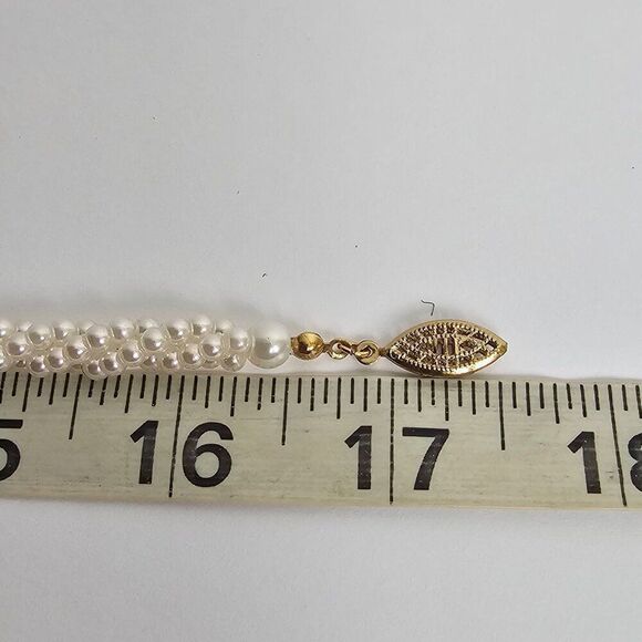 Vintage Torsade White Faux Pearl Twisted‎ Braided Glass .25" W 17.5" L Necklace - Picture 8 of 10
